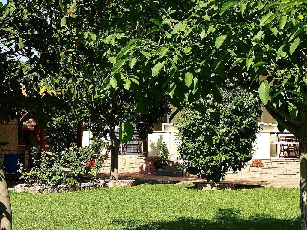 Апартаменты Dionysos Аспровальта Экстерьер фото